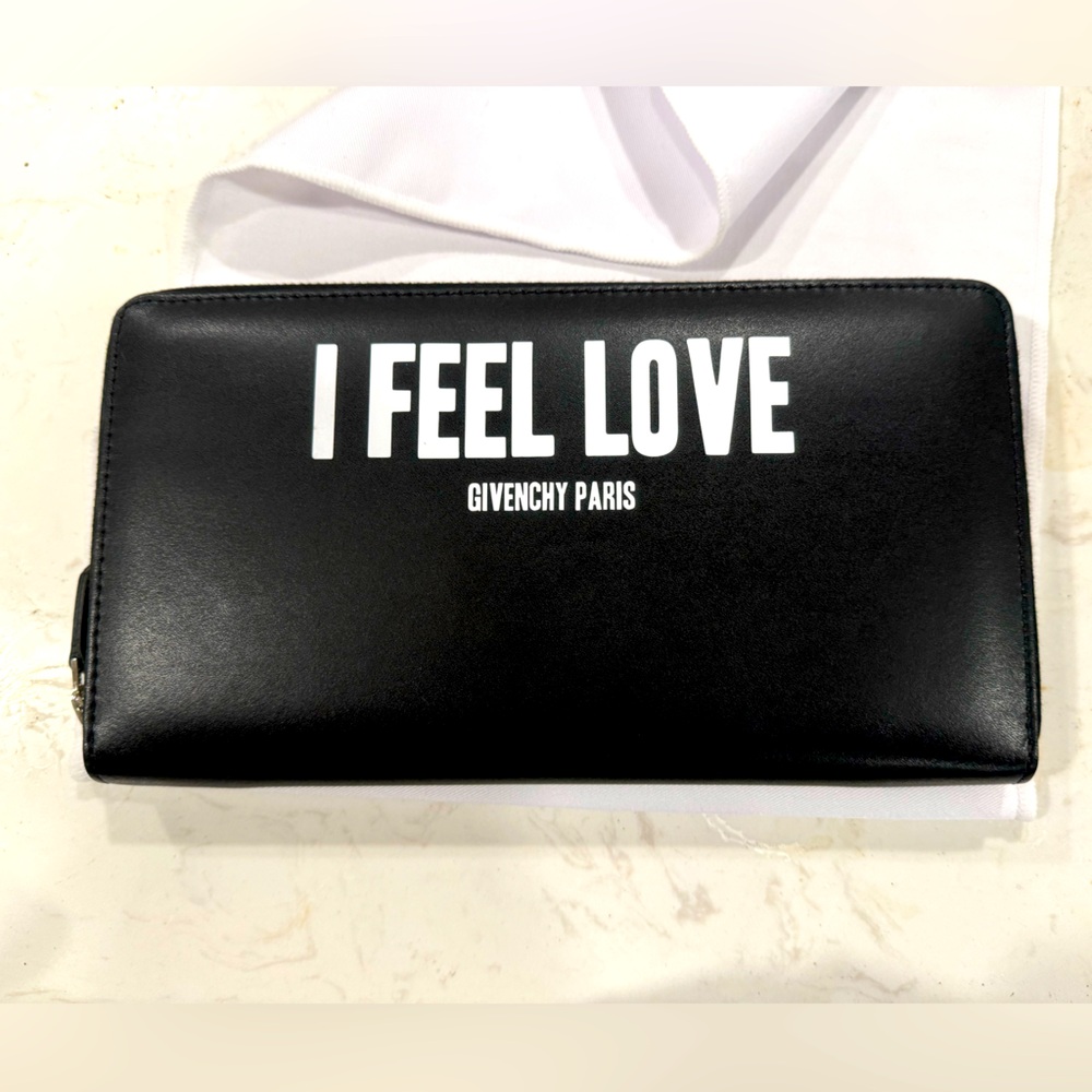 Givenchy mens zip wallet New with tags